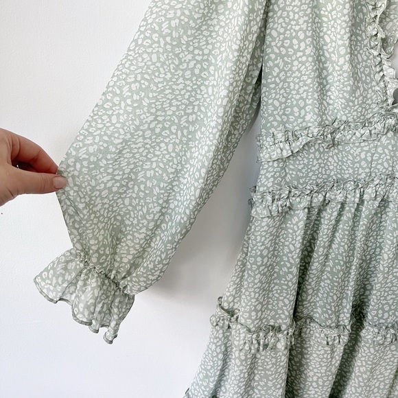 ✨VIRAL AMAZON DRESS✨ | Balloon Sleeves, Light Frill Detail - Picture 3 of 3